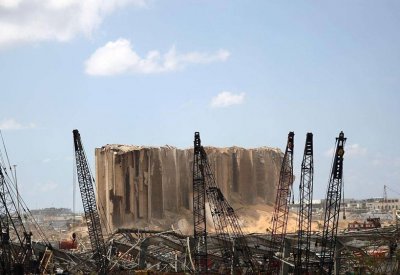 خبير فرنسي: 20 حاوية كيماويات خطرة باقية في مرفأ بيروت