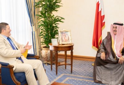 الشيخ خالد بن أحمد يؤكد حرص جلالة الملك المفدى على فتح آفاق أرحب للتعاون مع المملكة المتحدة