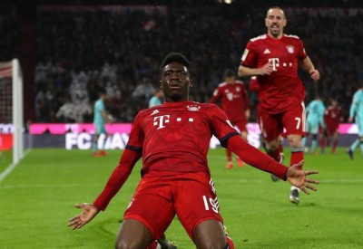 ديفيز يغيب عن تدريبات بايرن قبل مواجهة برشلونة