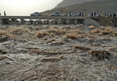 الأمطار والسيول تغرق اليمن.. ووفاة 172 شخصاً