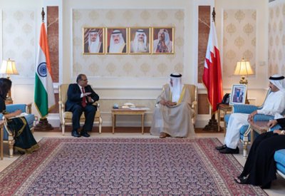 وزير الخارجية يتسلم نسخة من أوراق اعتماد سفير الهند