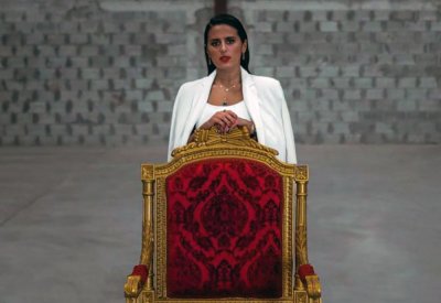سماوة خالد الشيخ والشاعرة نون تتحديان الظروف بـ"ثلاث سنين"