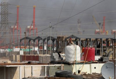 شبح بيروتشيما.. إخلاء مواد شديدة الانفجار بميناء عراقي