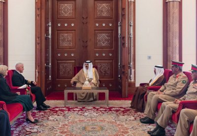 جلالة الملك يستقبل قائد الأسطول الخامس بمناسبة انتهاء فترة عمله
