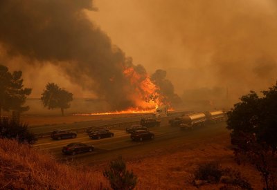 كاليفورنيا تشتعل..11 ألف صاعقة خلال 72 ساعة