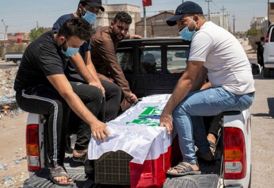 دم يسيل في البصرة.. وإدانات دولية لترهيب الناشطين