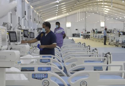 "الصحة: تسجيل 377 إصابة جديدة بفايروس كورونا وتعافي 423 حالة