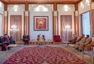 جلالة الملك يستقبل قائد الأسطول الخامس الجديد