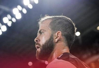 آخر مصائب برشلونة.. إصابة لاعبه الجديد بكورونا