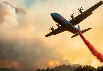 ولاية كاليفورنيا الأمريكية تجلي 240 ألف شخص لحمايتهم من خطر الحرائق