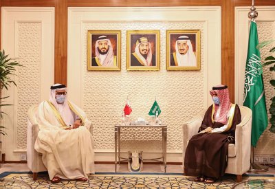 وزير الخارجية يقوم بزيارة إلى الرياض ويلتقي مع وزير الخارجية السعودي