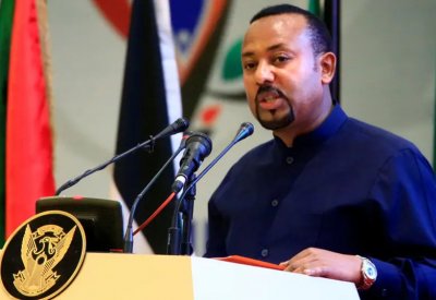 آبي أحمد يزور السودان.. وسط استمرار الخلاف حول سد النهضة