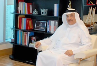 وزير العمل يبحث مع النائب فاطمة القطري الارتقاء بالخدمات الموجهة للإناث والأسر المنتجة