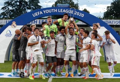 ريال مدريد الإسباني يتوج بلقب دوري أبطال أوروبا للشباب