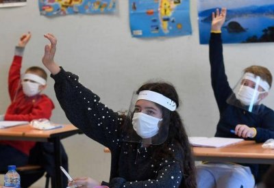  كورونا وعودة المدارس.. دراسة حديثة "تثلج صدور الآباء"