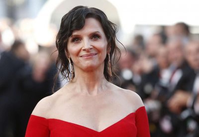 جولييت بينوش تفوز بالأيقونة الذهبية لمهرجان زيورخ السينمائي