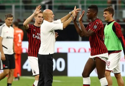 ميلان يبدأ مشواره في الدوري الأوروبي بمواجهة شامروك