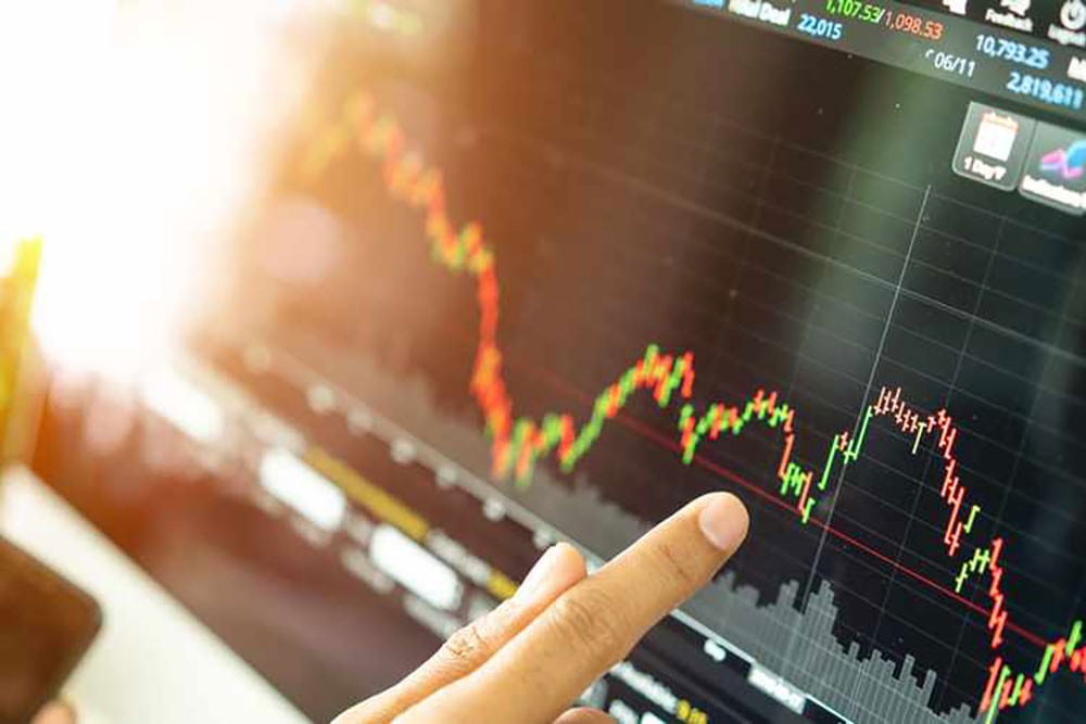 استطلاع: النفط يتأهب لتعاف هش مع تقدم الاقتصادات صوب الأوضاع الطبيعية