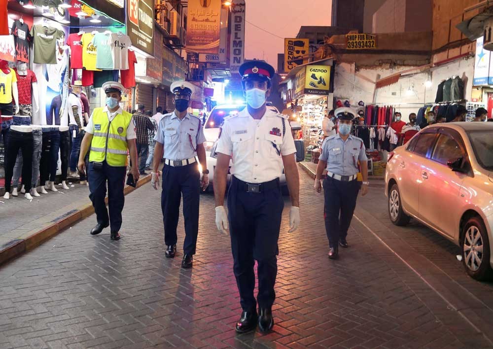 مديريات وإدارات وزارة الداخلية تواصل جهودها في تنفيذ القانون وتقديم الخدمات الأمنية للمواطنين والمقيمين