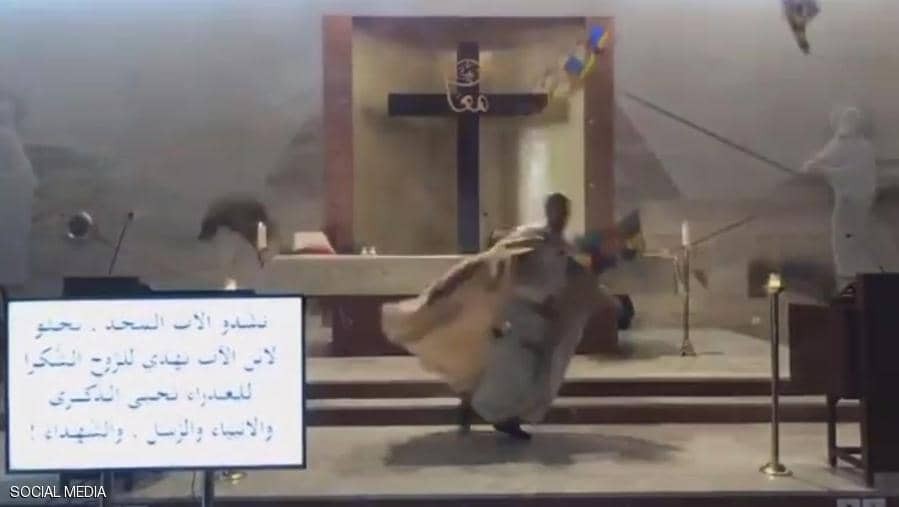  بالفيديو: السقف سقط والراهب فر.. هذا ما فعله انفجار بيروت في كنيسة