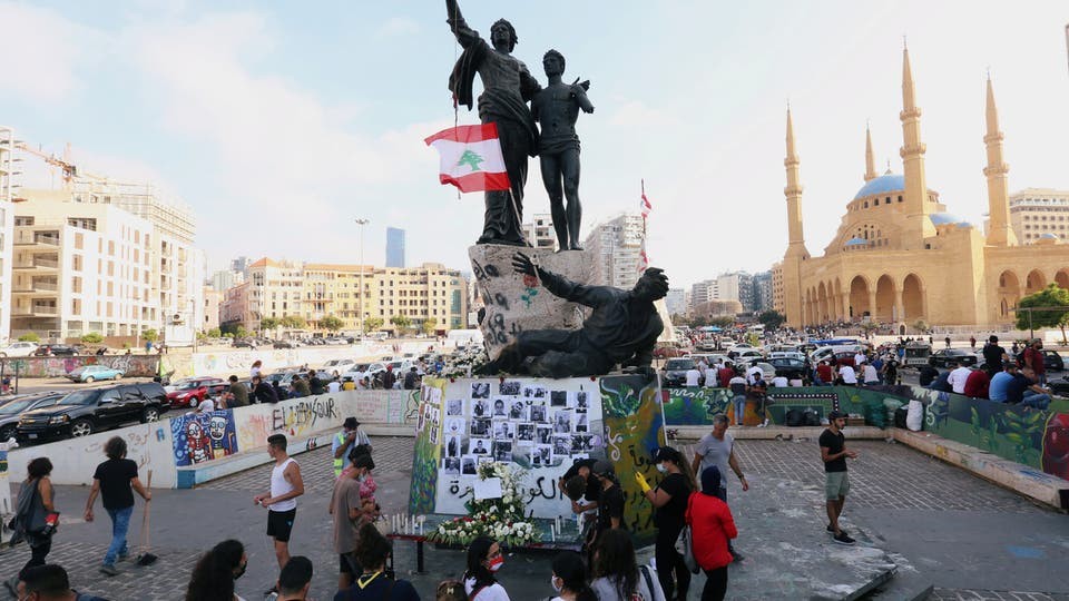 غضب الشارع يتصاعد.. واستقالات نواب في لبنان