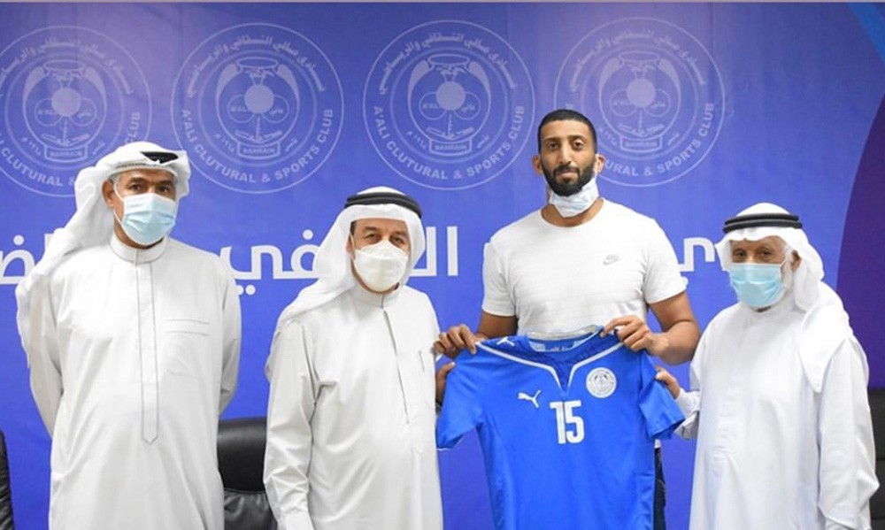 الشوملي ينتقل من طائرة المحرق إلى عالي