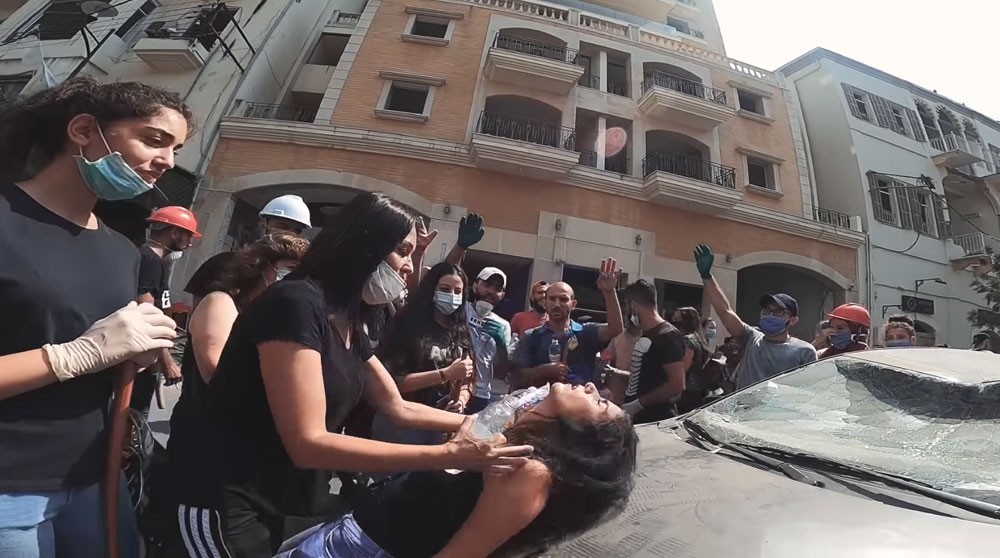 بالفيديو: إغماء لبنانية بحلقة عمر فاروق عن انفجار بيروت