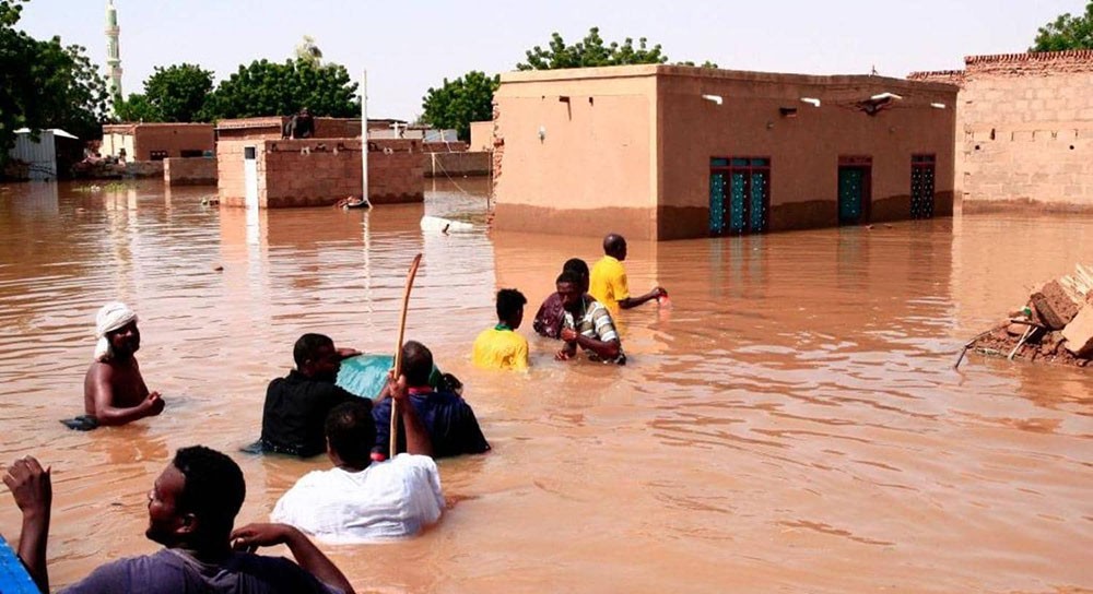 السيول والفيضانات تفتك بعشرات السودانيين وتشرد آلاف الأسر