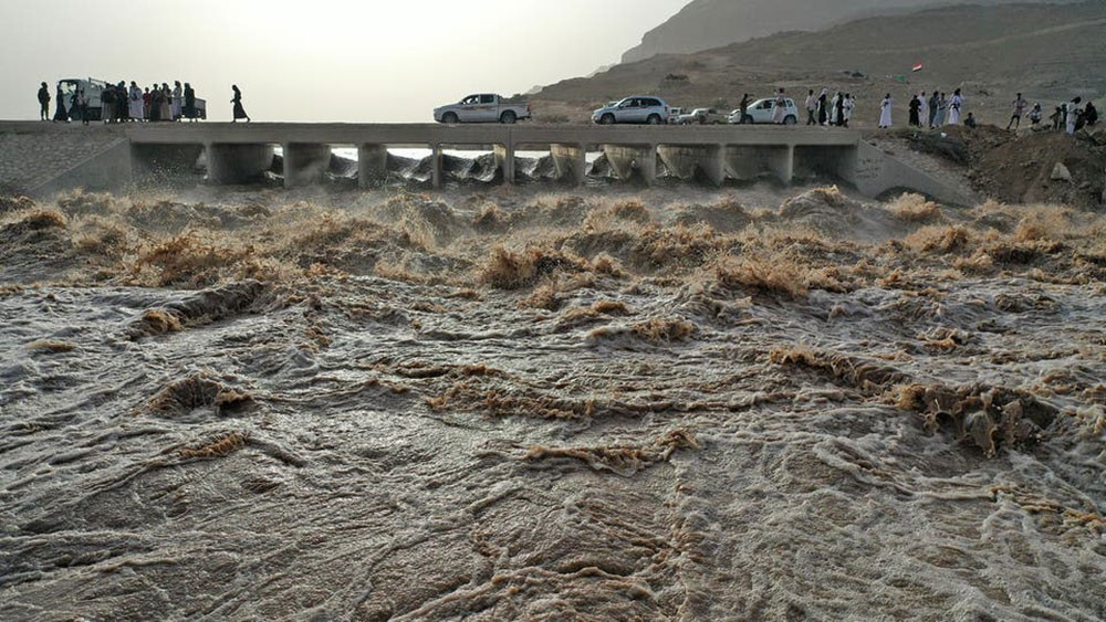 الأمطار والسيول تغرق اليمن.. ووفاة 172 شخصاً
