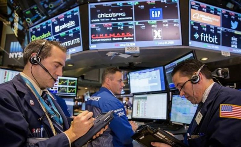 مؤشرات الأسهم الأمريكية تغلق على تباين