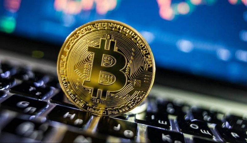 لهذه الأسباب ينصح بالاستثمار في البيتكوين وليس الذهب