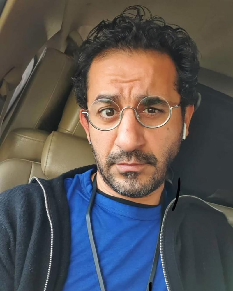 أحمد حلمي يتعاقد مع سينرجي على فيلم جديد