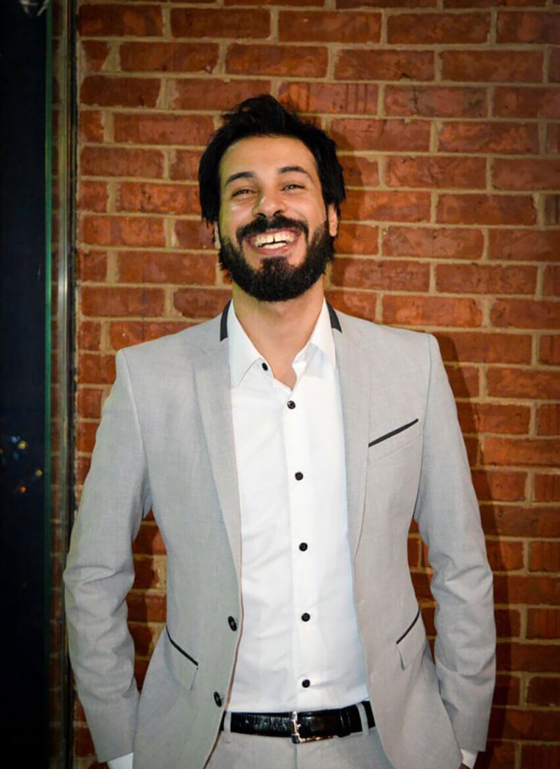 محمد علي حسين ممثلاً ومؤلفًا في فيلم سينمائي أوروبي عن "الكورونا"   ​