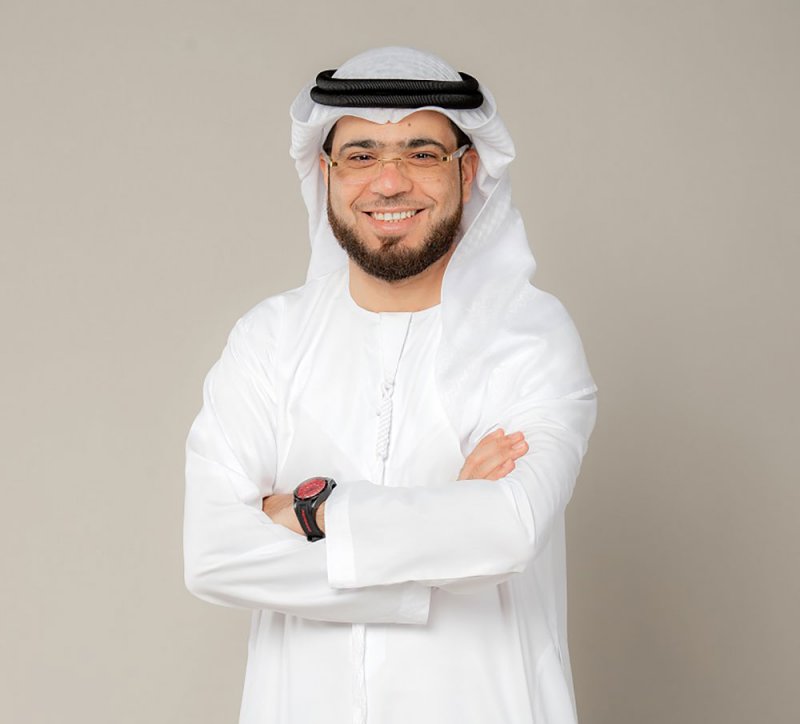الداعية الإماراتي وسيم يوسف يعتذر لكل اسرائيلي أساء له في الماضي