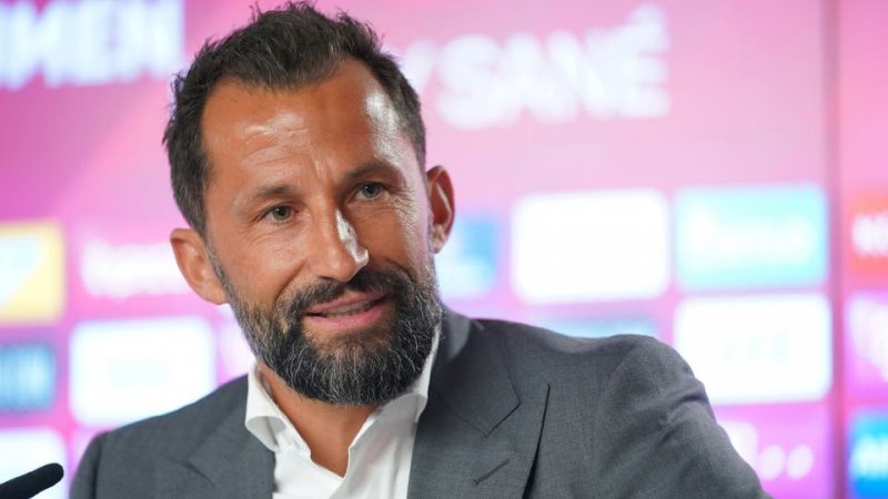 مدير الكرة في بايرن: "كورونا" لا يقلل من قيمة دوري الأبطال