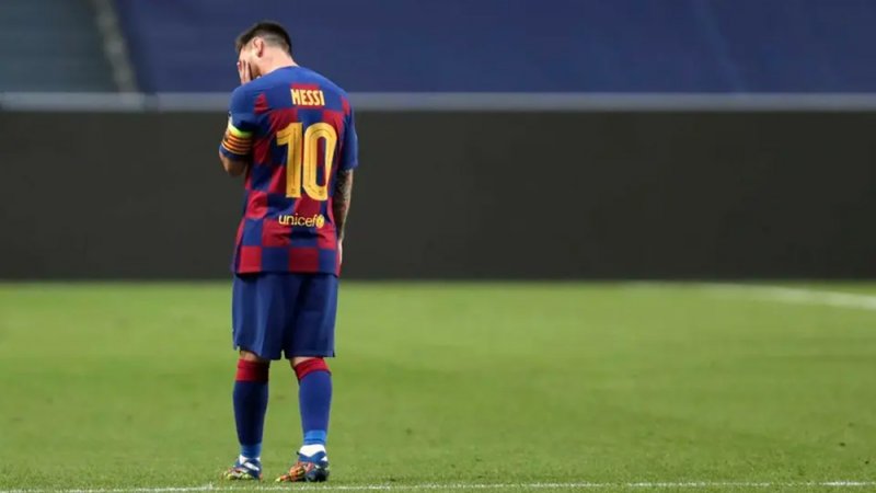 برشلونة يفكر.. التخلص من ميسي أو تخفيض الفاتورة؟