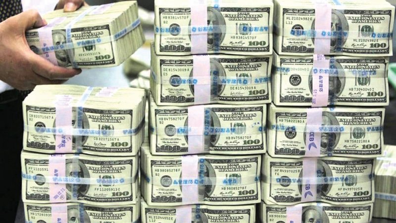 أمريكا... فائقو الثراء يكنزون النقود خوفا من أزمة اقتصادية