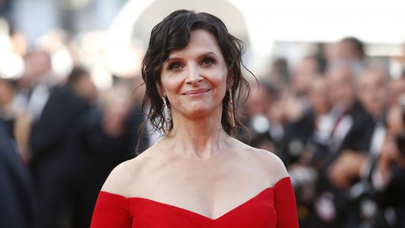 جولييت بينوش تفوز بالأيقونة الذهبية لمهرجان زيورخ السينمائي