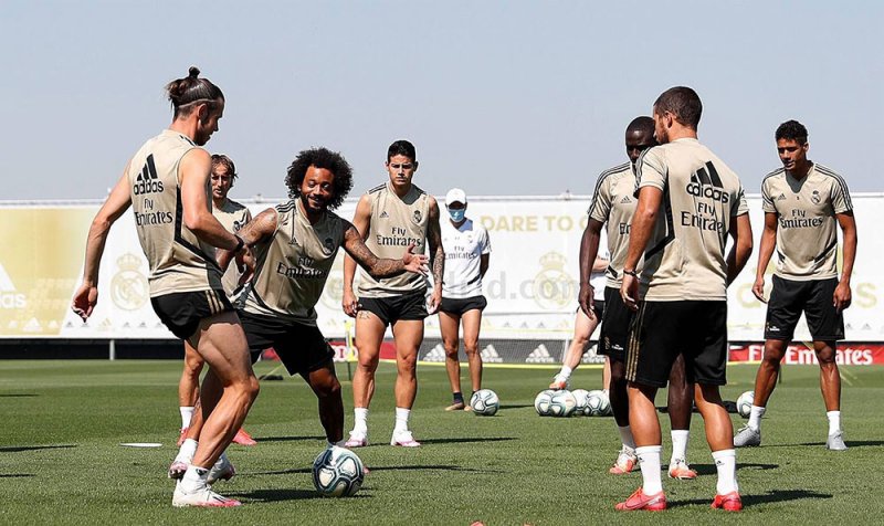 8 أسماء تنتظر الرحيل عن ريال مدريد