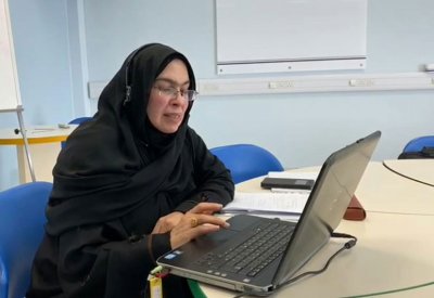 تدريب المعلمين على دمج التقنية في التعليم بمعايير عالمية معتمدة