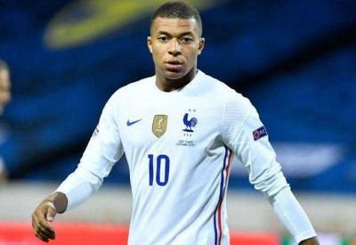 كورونا يصيب مبابي ويحرمه من المباراة المهمة