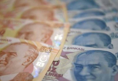 الليرة التركية تتراجع إلى مستوى قياسي جديد