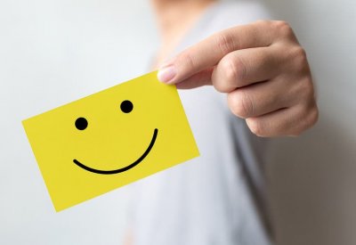 في هذا العمر نبلغ ذروة السعادة.. ماذا عن التعاسة؟