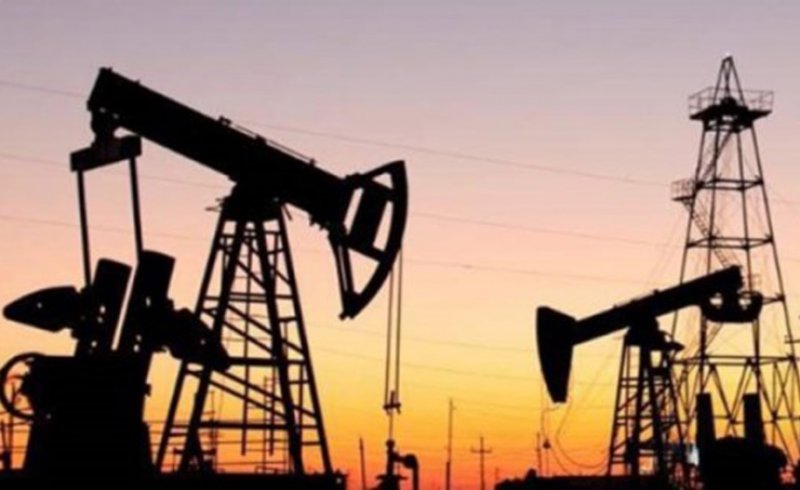 ارتفاع العقود الآجلة للنفط
