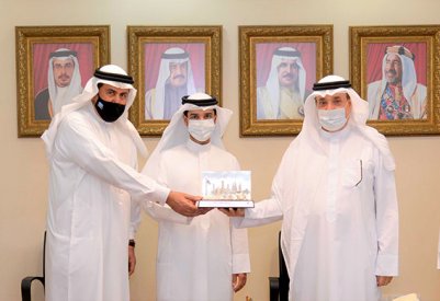 وزير العمل يستقبل مدير الموارد المالية بمناسبة انتهاء فترة عمله بالوزارة