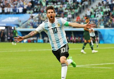 ميسي يعود للعب مع الأرجنتين بعد رفع الحظر بسبب الطرد