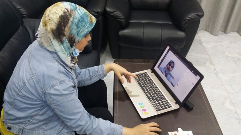 ثانوية العهد الزاهر تُنفذ نشاطًا صيفيًا عن بُعد لطالباتها