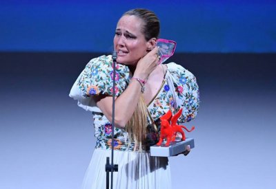 بالصور: توزيع جوائز مهرجان البندقية السينمائي