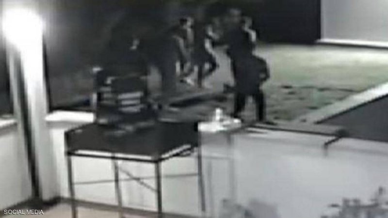 اعتداء جماعي على قاصرتين.. والكاميرات تضبط المجرمين