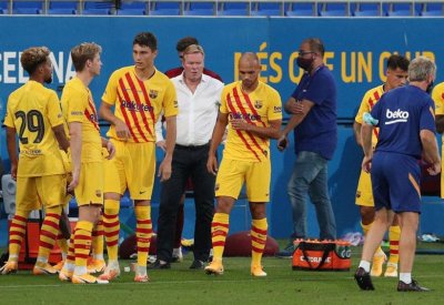 كومان يلمح إلى اعتماد برشلونة على نهج مختلف في اللعب